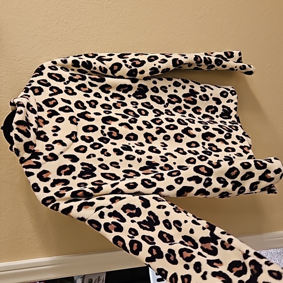 Socialite Women's 1/2 button animal print faux fur fuzzy pullover, Size Large - Picture 3 of 3